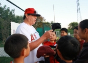 LOL赛事-棒球明星选手受伤退赛，引发热议