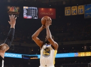 LOL决赛-圣安东尼奥惨败，金州勇士逆袭