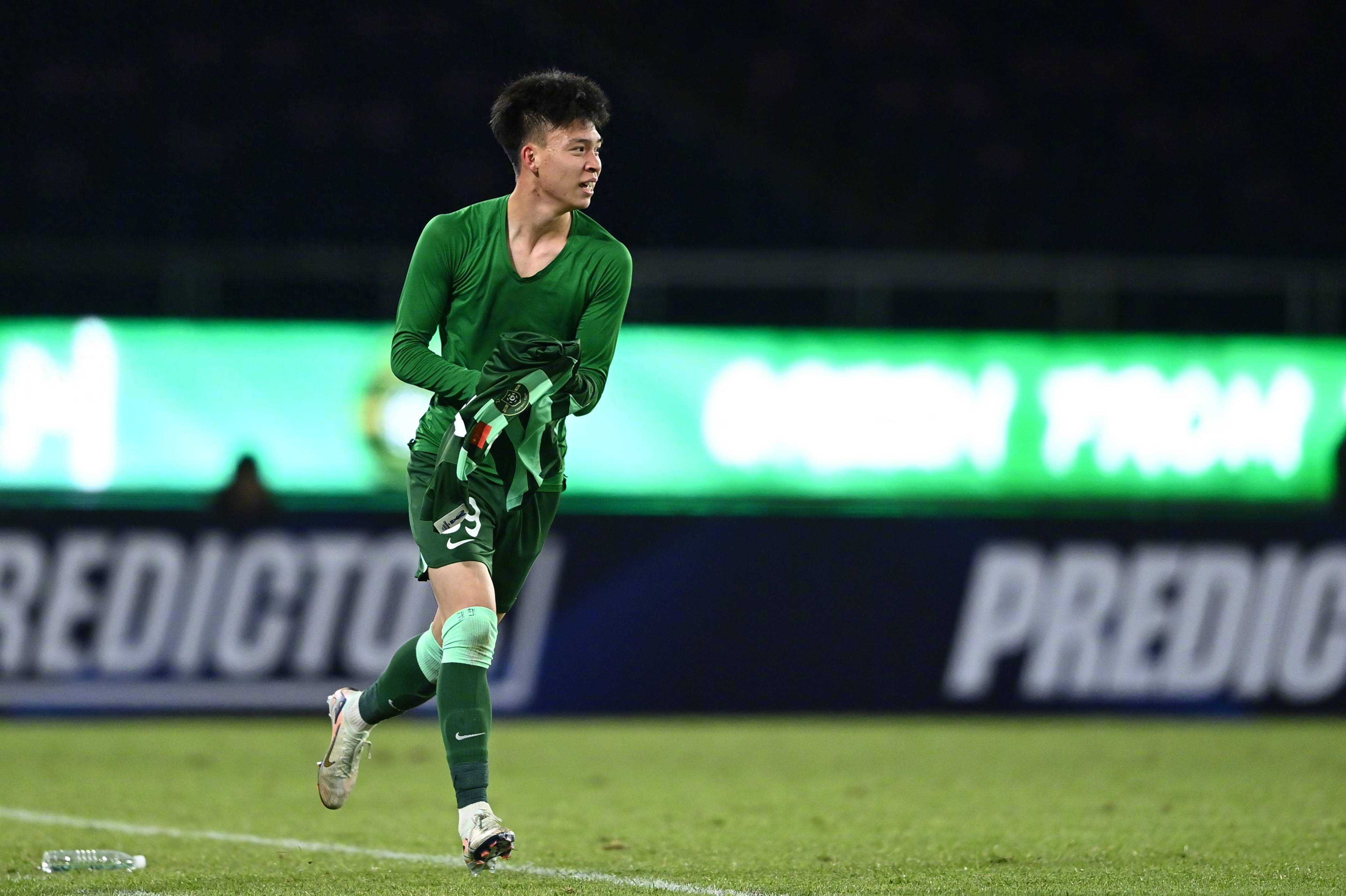 明星球员表现抢眼,球队士气高涨 明星球员表现抢眼,球队士气高涨