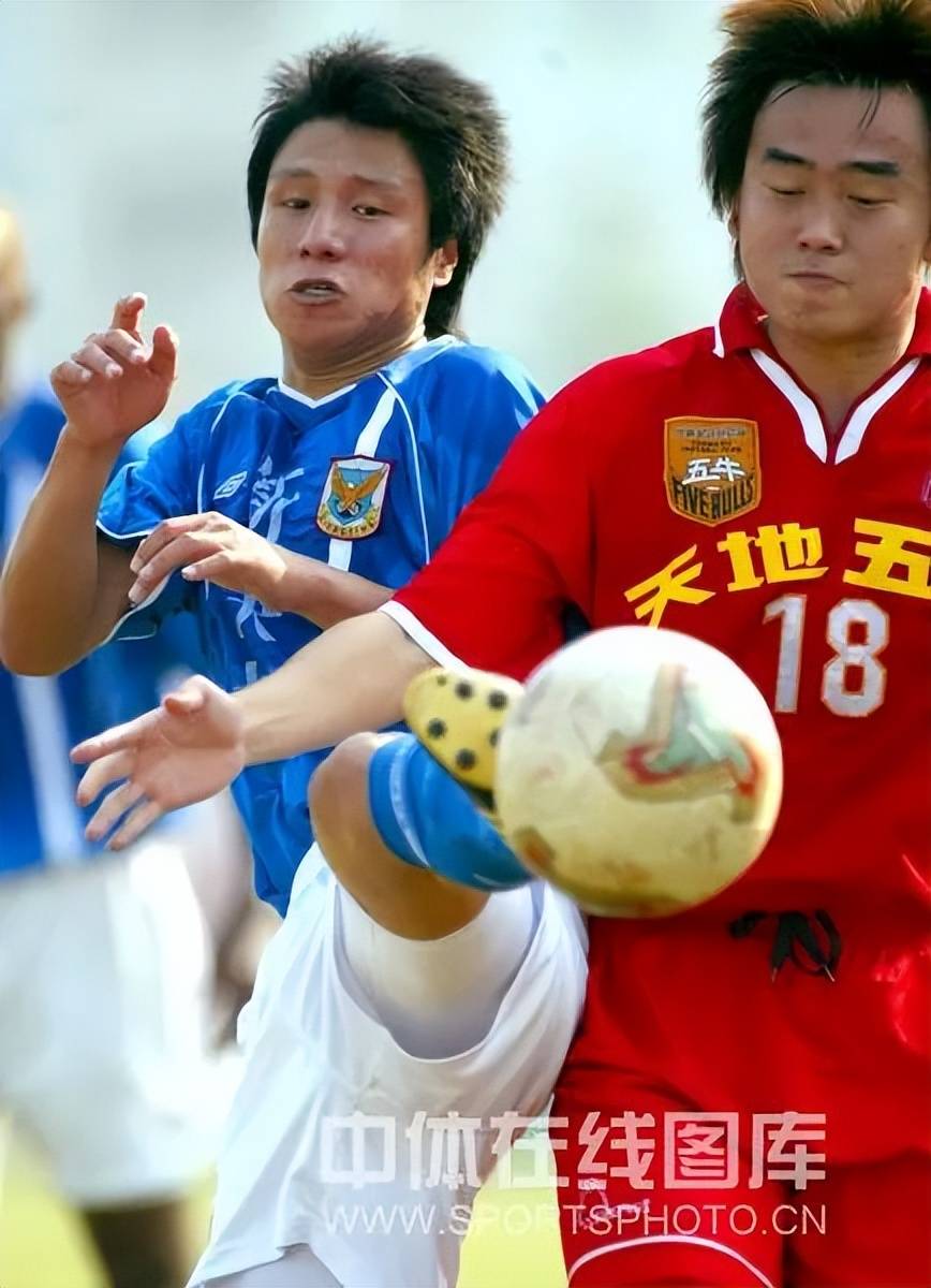 比赛中对方防守如铁桶,主队追赶困难 比赛中对方防守如铁桶,主队追赶困难