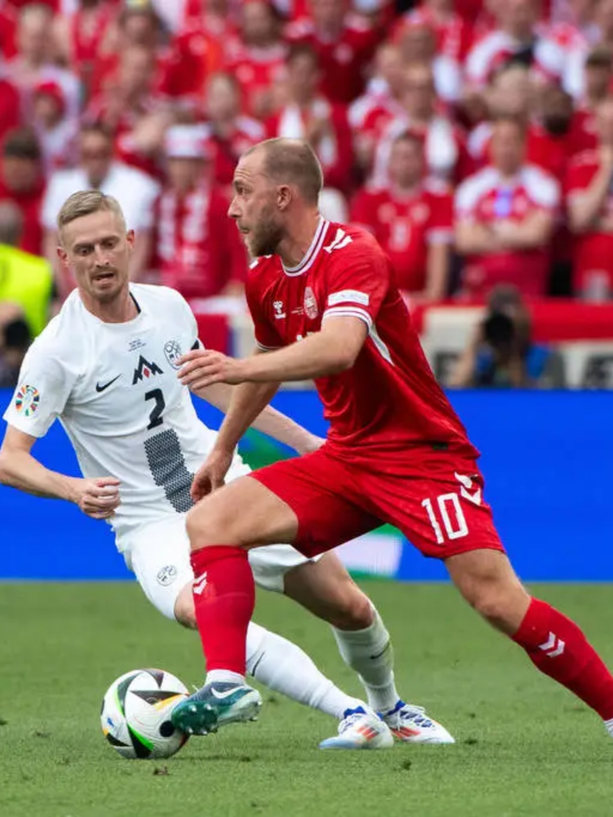 英格兰队稳居小组头名,势必前往年欧洲杯的简单介绍 英格兰队稳居小组头名,势必前往年欧洲杯的简单介绍