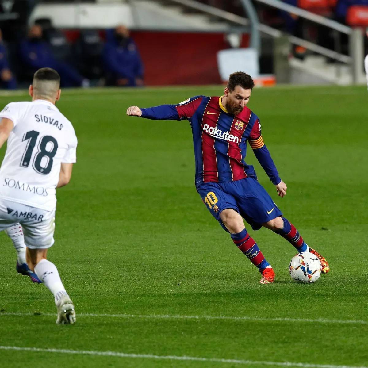 精彩瞬间!足球赛场上的绝佳表现的简单介绍 精彩瞬间!足球赛场上的绝佳表现的简单介绍