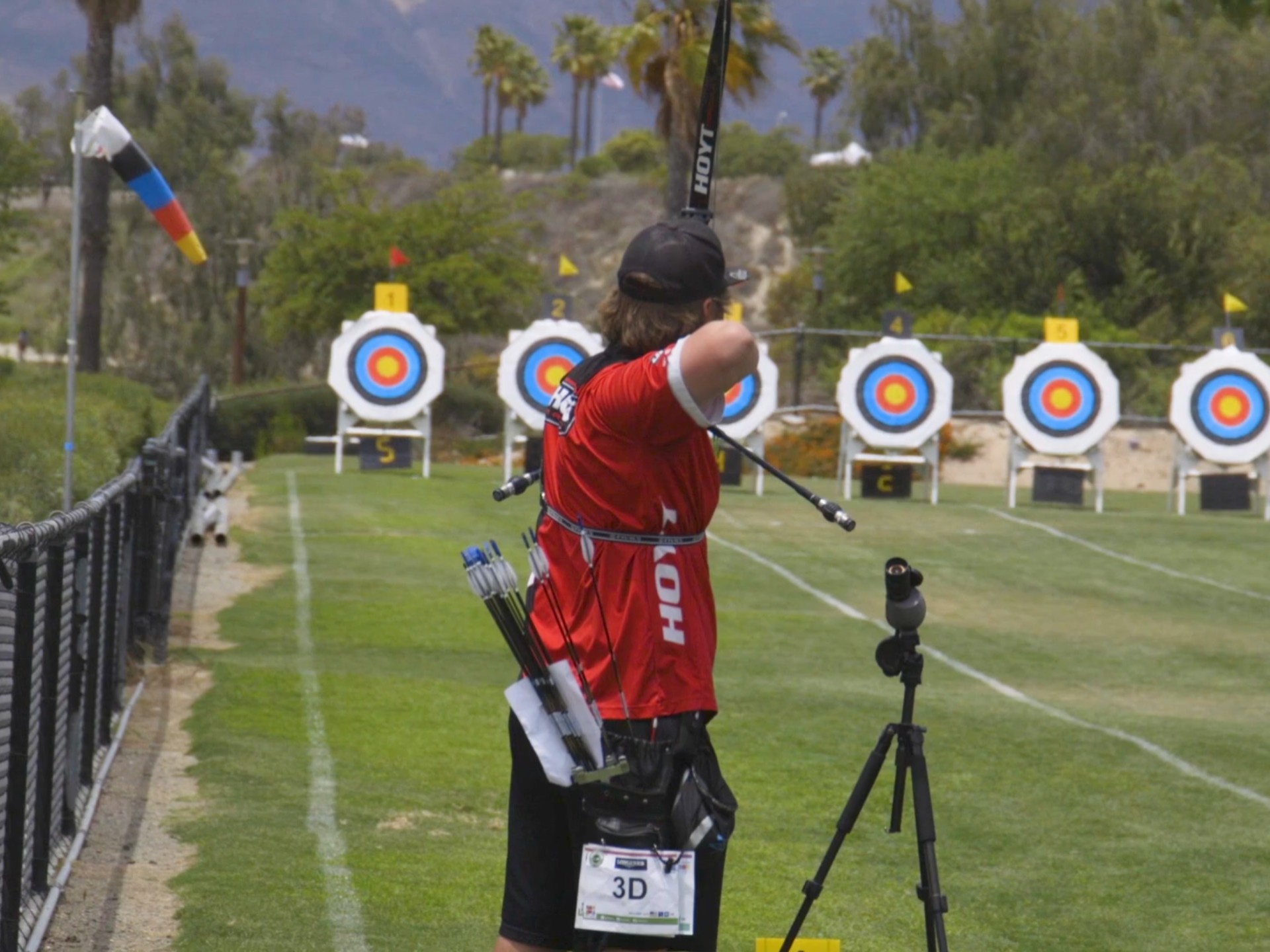 包含射箭比赛现场火爆,选手箭法犀利观赏性十足的词条 包含射箭比赛现场火爆,选手箭法犀利观赏性十足的词条