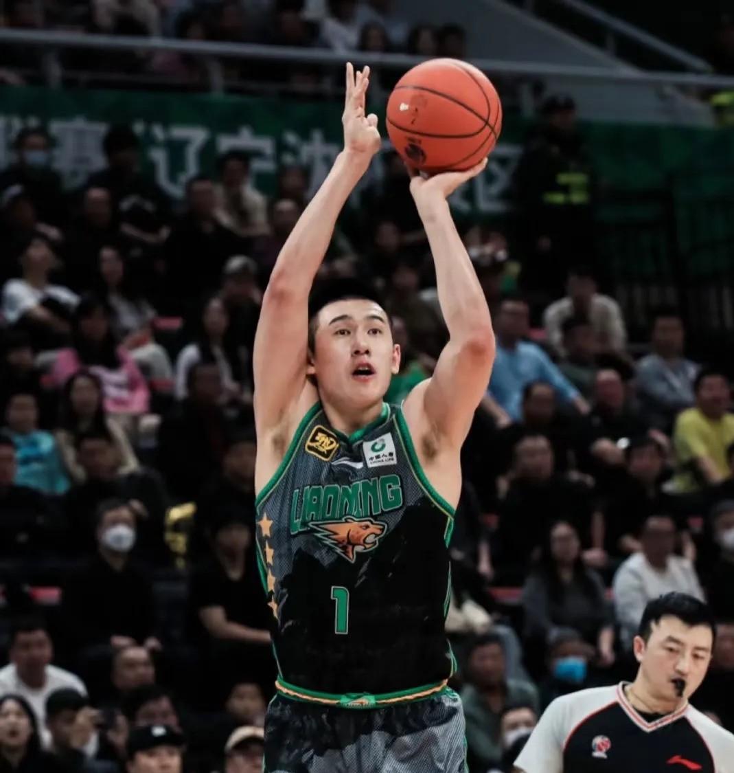 篮网鏖战吉林队,胡金秋惊艳四座 篮网鏖战吉林队,胡金秋惊艳四座